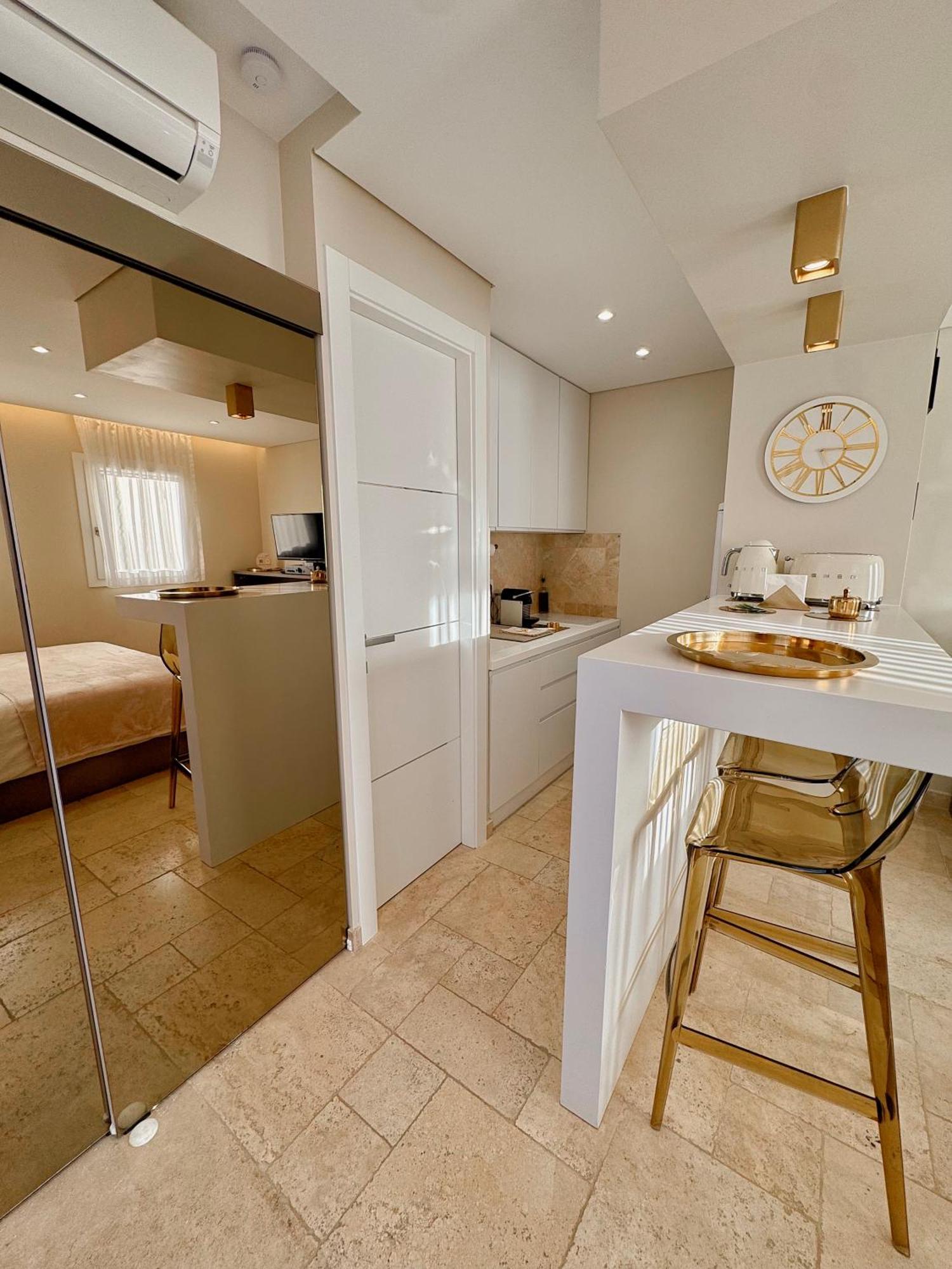 Studio Climatise, Terrasse, Parking Prive, 50M De La Plage แซ็ง-ทรอเป ภายนอก รูปภาพ